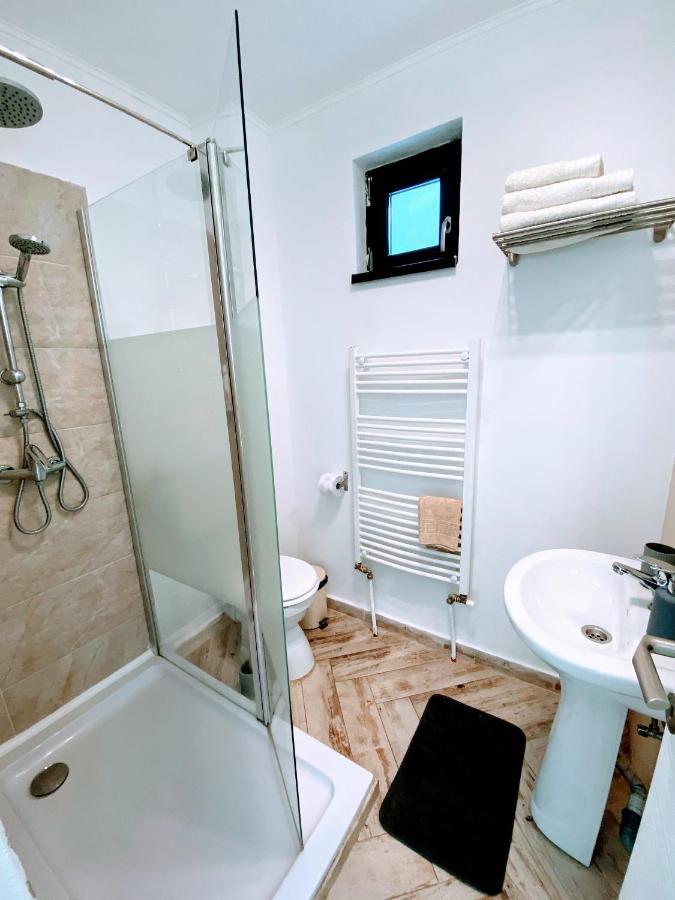 Noah River House Orsova Ngoại thất bức ảnh