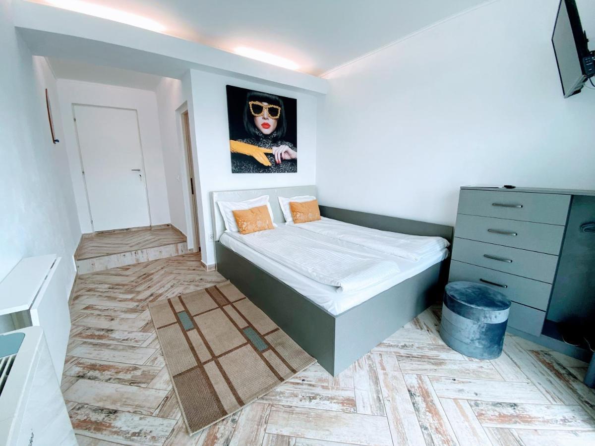 Noah River House Orsova Ngoại thất bức ảnh